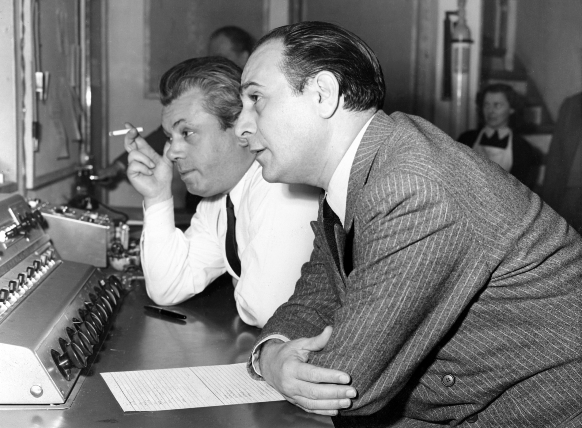 1954CircaTinoRossiEnStudioNum01