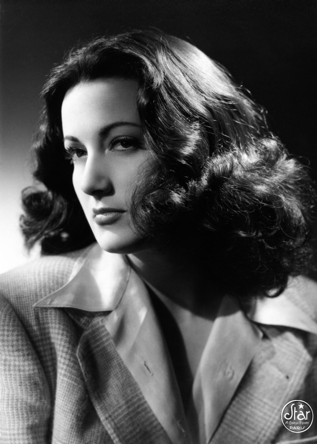 1942LiliaVettiClichesStarParisSerie6636Num003