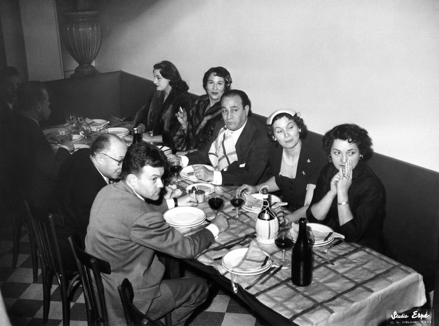 1954.01FinDeGalaNiceTinoRossiGeorgesUlmerRestaurantNum056