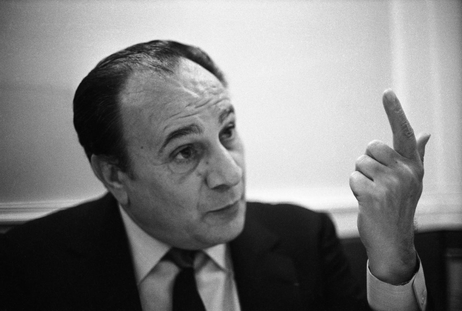 1968TinoRossiEnInterviewNeg027