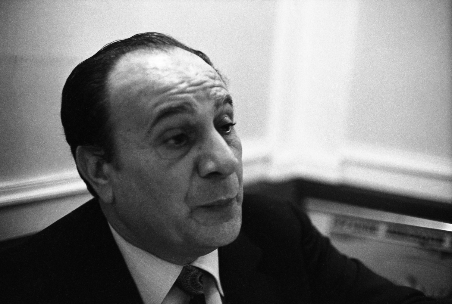 1968TinoRossiEnInterviewNeg034
