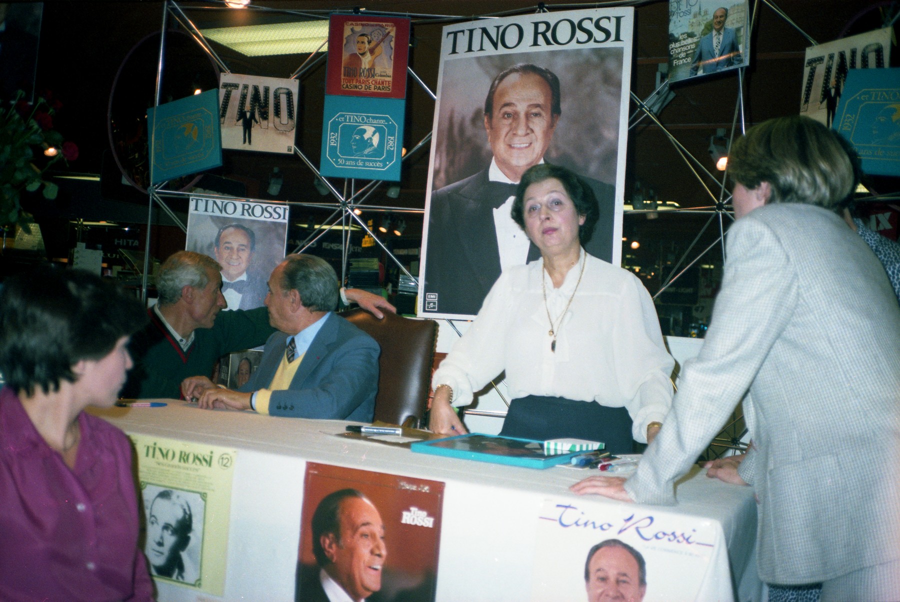 1981.10.31TinoRossiDedicaceBHVnegatifBazinetNum05