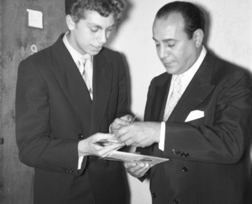 1955.10.20TinoRossiAncienneBelgiqueSeanceDeDedicaceNum02