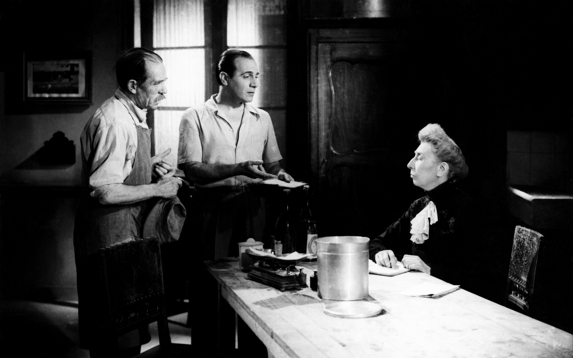 1945FilmSerenadeAuxNuagesNum003