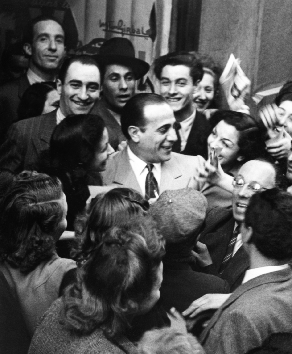 1946.04.01TinoRossiSortieGalaABCnum001