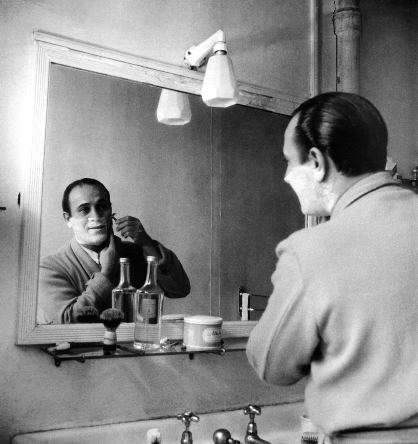 1947.01.16TinoRossiUneJourneeNormaleNum006