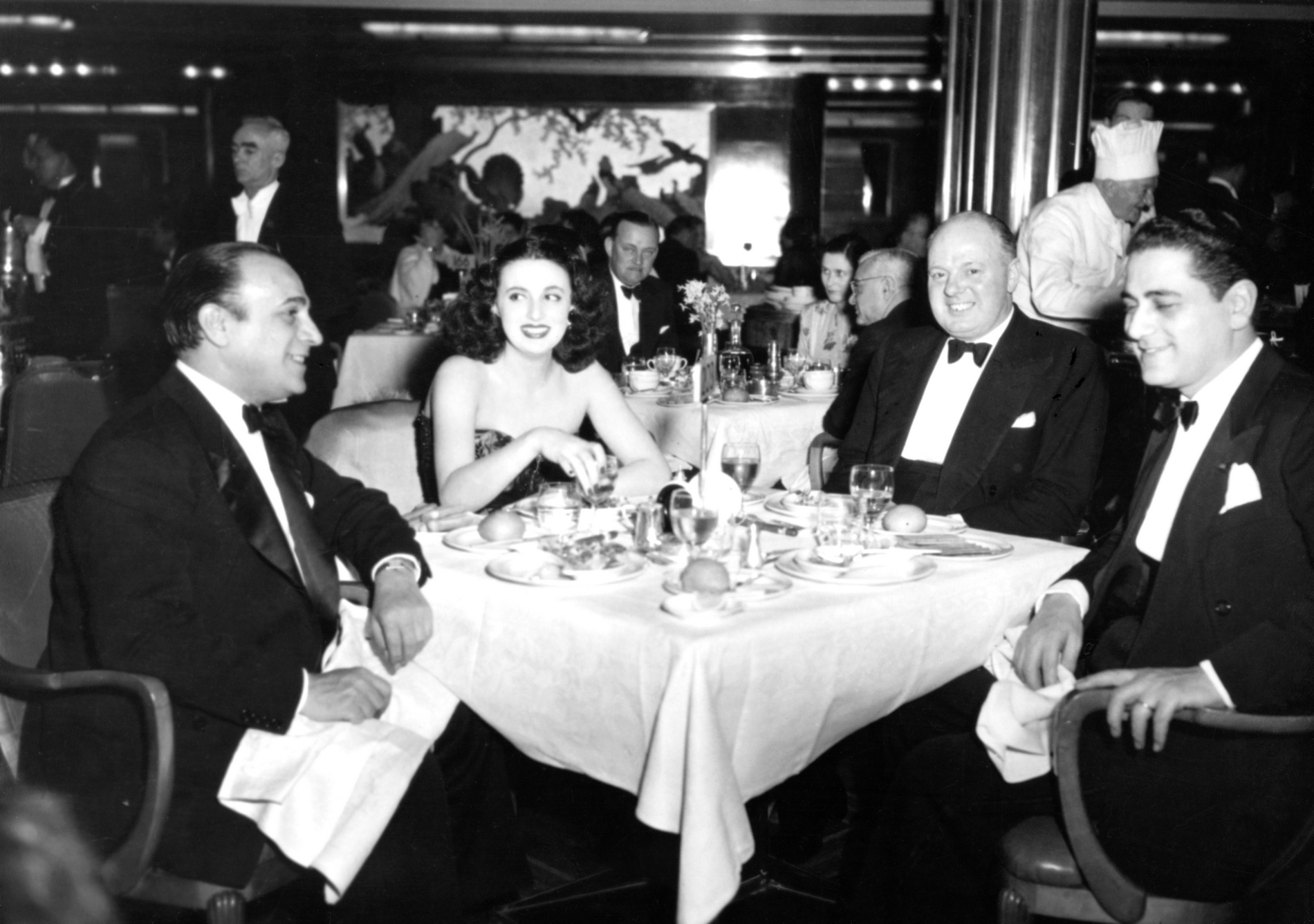 1947.02TinoRossiLiliaFelixMarouaniQueenMary