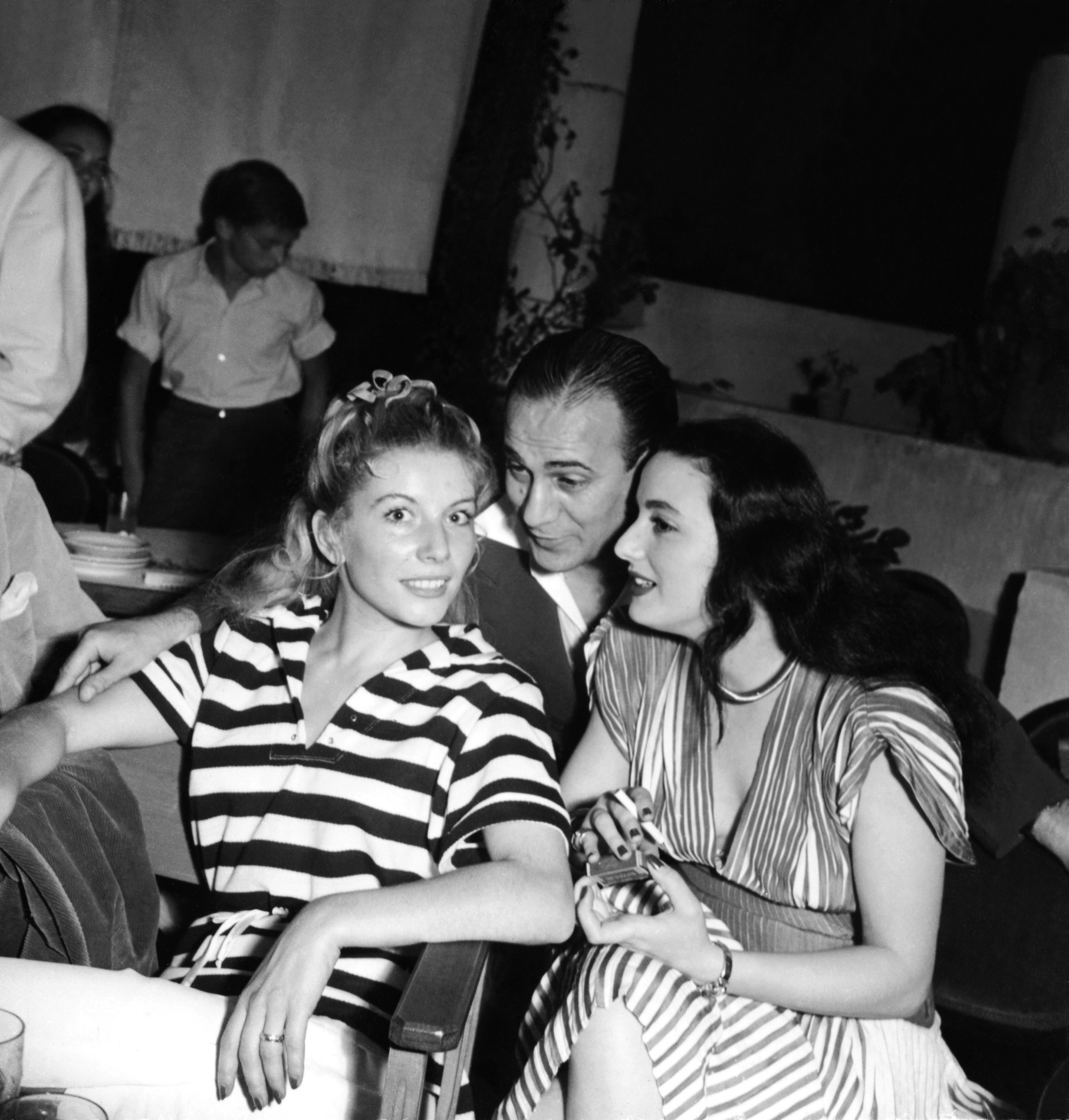1947.09.23TinoRossiLiliaJacquelinePagnolFestivalDeCannesNum001