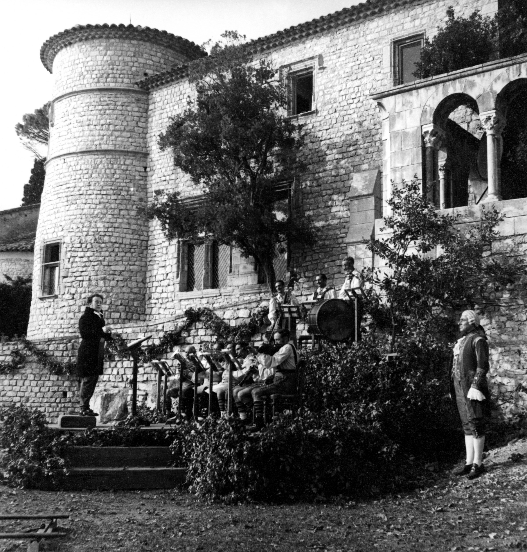 1947.10.10FilmLaBelleMeuniere007