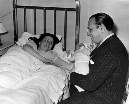 1948.05.23TinoRossiMaterniteLaurentNum001