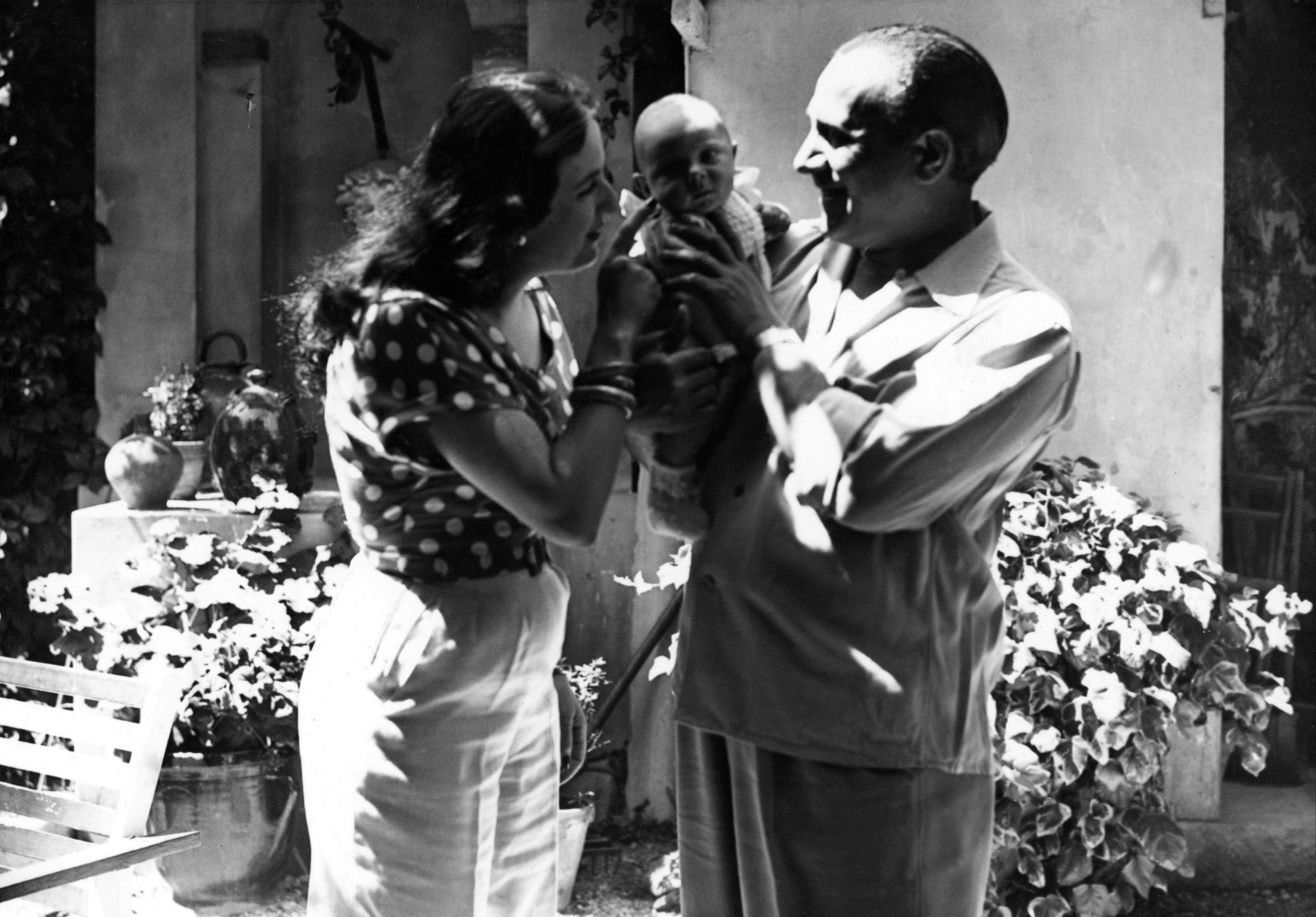 1948.07.15TinoRossiLiliaLaurentVacancesCassisNum001