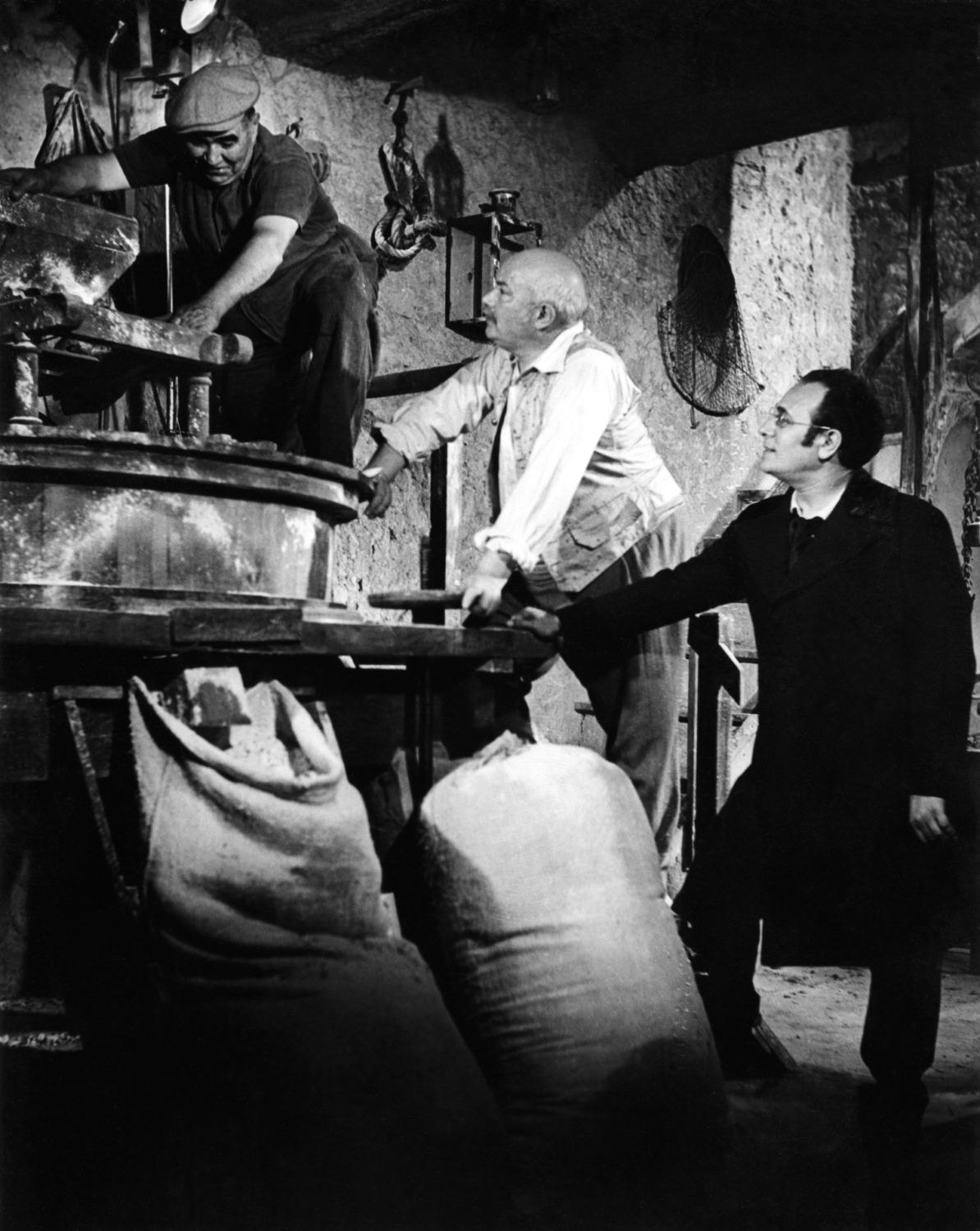 1948FilmLaBelleMeuniereEntreDeuxPrisesNum002