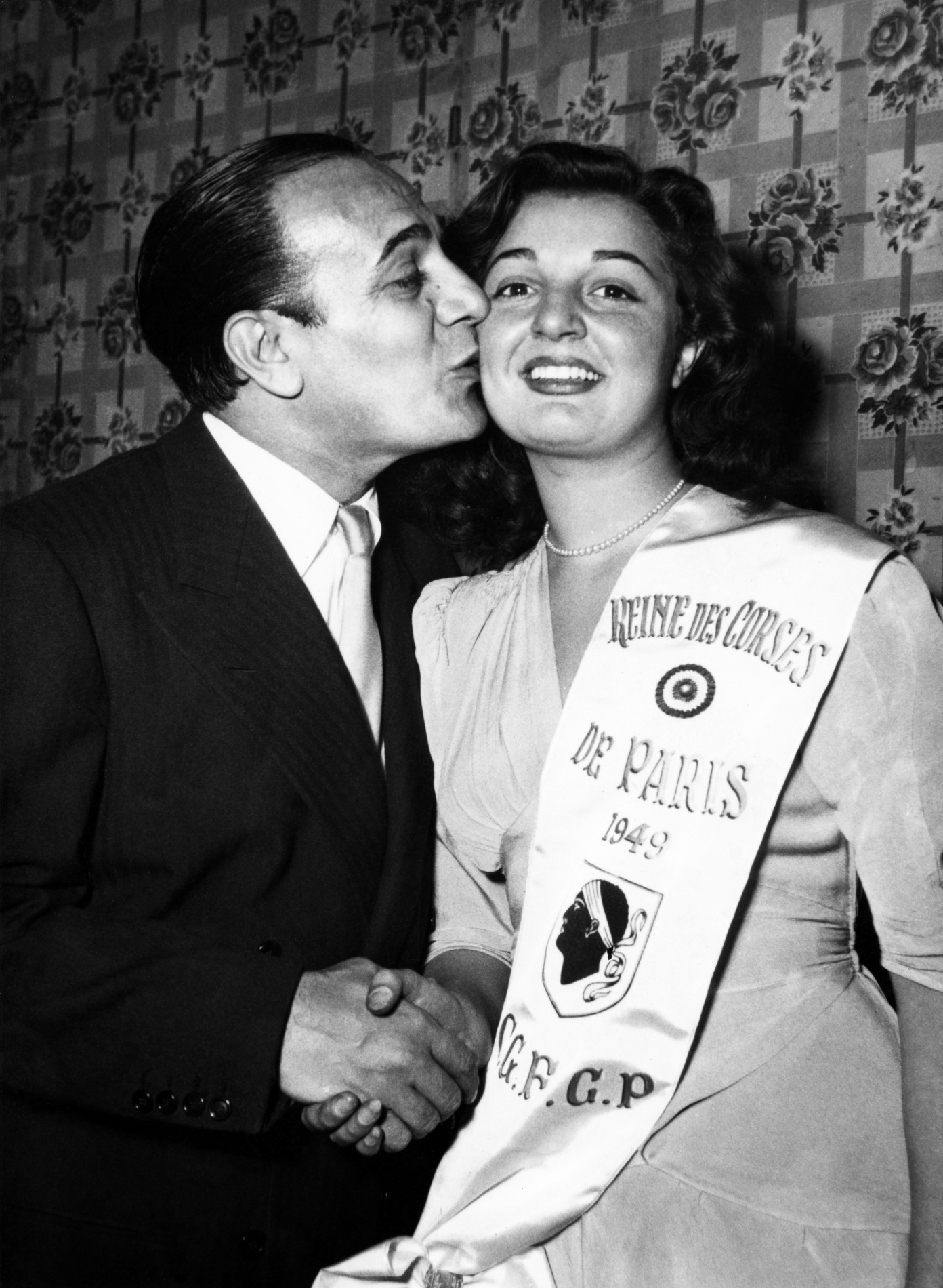1949.01.01TinoRossiAndreeMarchioniReineDesCorses1949Num001