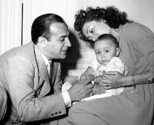 1949.01TinoRossiEtLaurent8MoisEtPierretteNum001