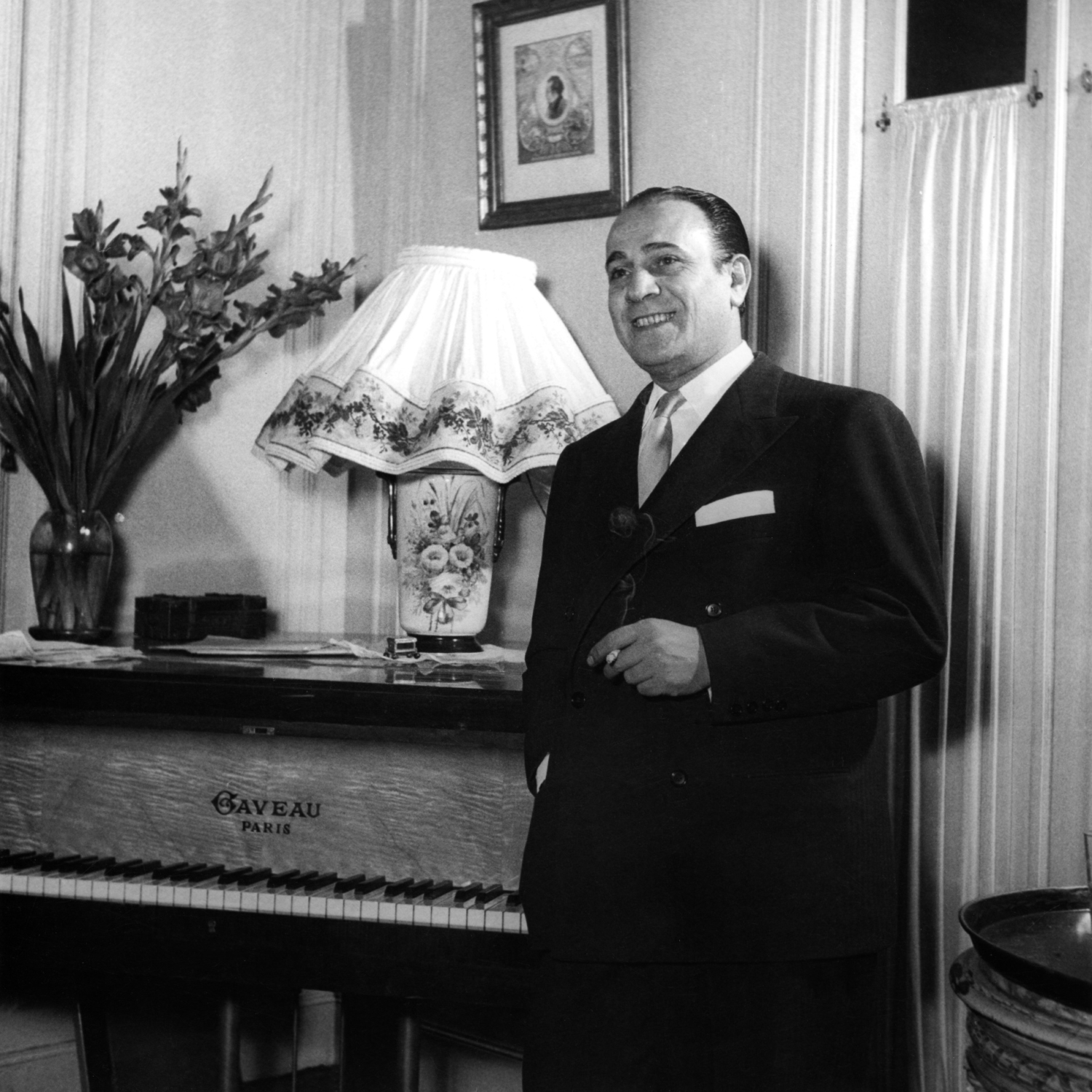 1950.01.bTinoRossiChezLuiRueDeBerriNum002