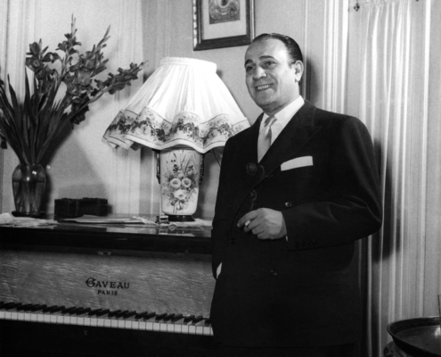 1950.01.bTinoRossiChezLuiRueDeBerriNum002