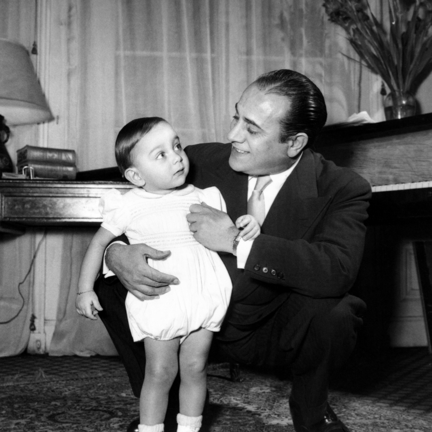 1950.01.eTinoRossiLaurentChezLuiRueDeBerriNum001