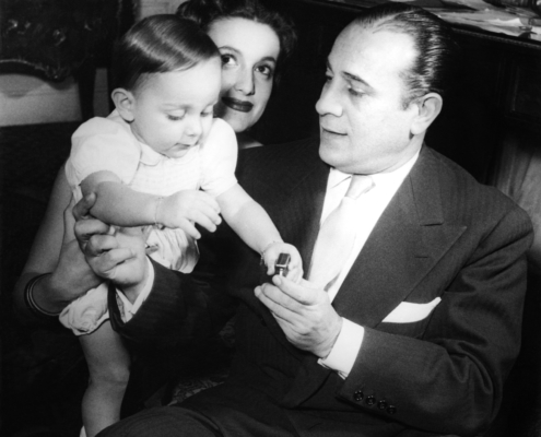 1950.01.hTinoRossiLiliaLaurentChezLuiRueDeBerriNum003