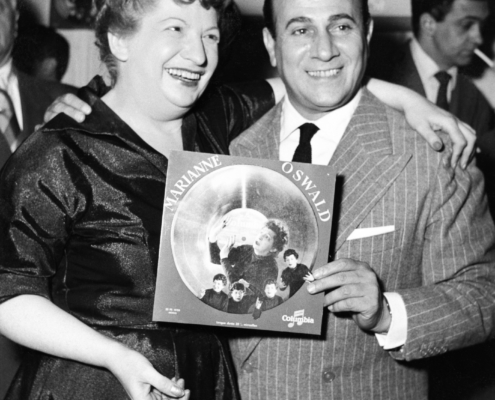 1953.11TinoRossiMarianneOswald01