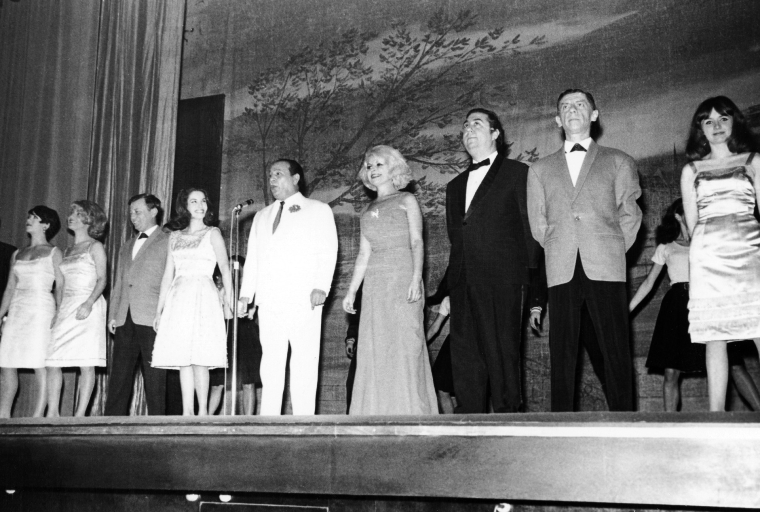 1965.11.18OperetteLeTempsDesGuitaresRochefortTheatreApolloNum02Ex031