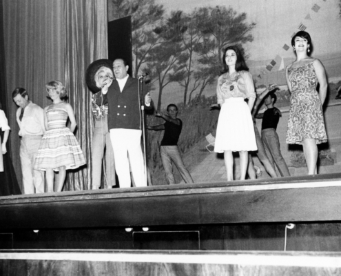 1965.11.18OperetteLeTempsDesGuitaresRochefortTheatreApolloNum03Ex028