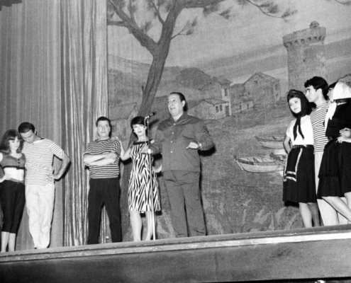 1965.11.18OperetteLeTempsDesGuitaresRochefortTheatreApolloNum05Ex027