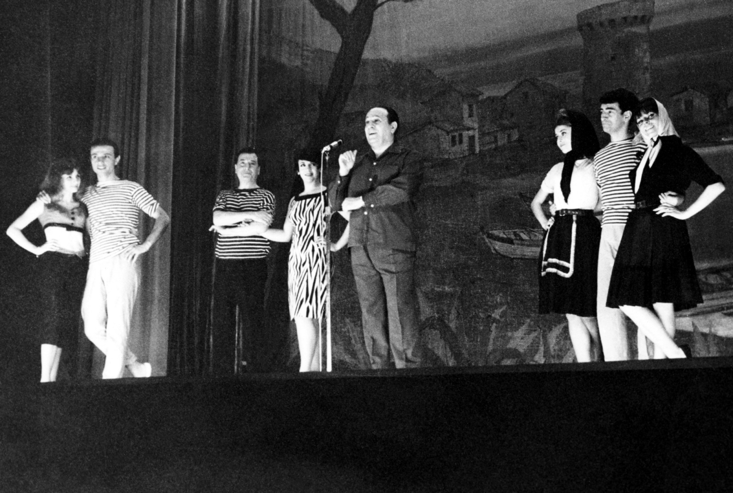 1965.11.18OperetteLeTempsDesGuitaresRochefortTheatreApolloNum06Ex030