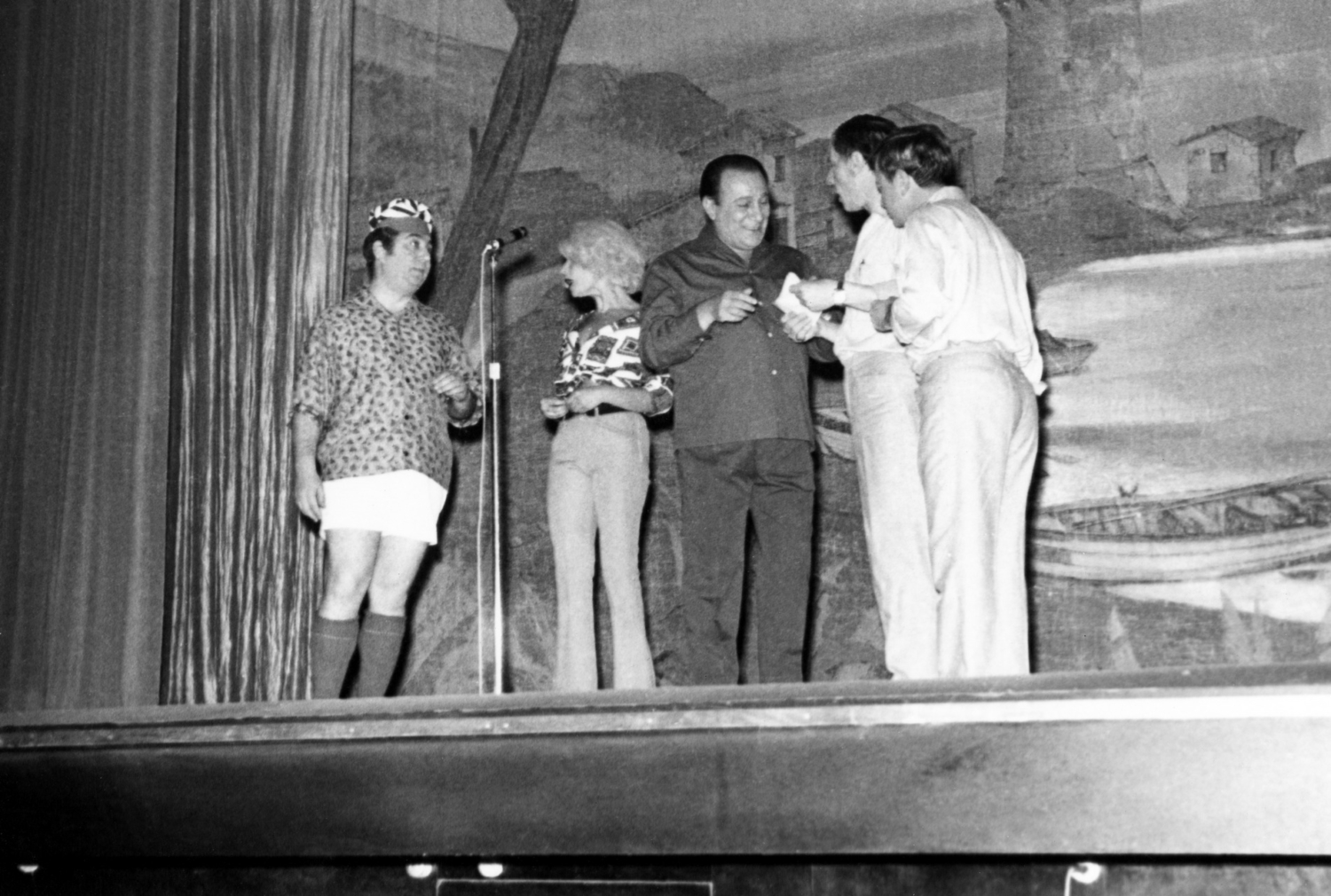 1965.11.18OperetteLeTempsDesGuitaresRochefortTheatreApolloNum07Ex029