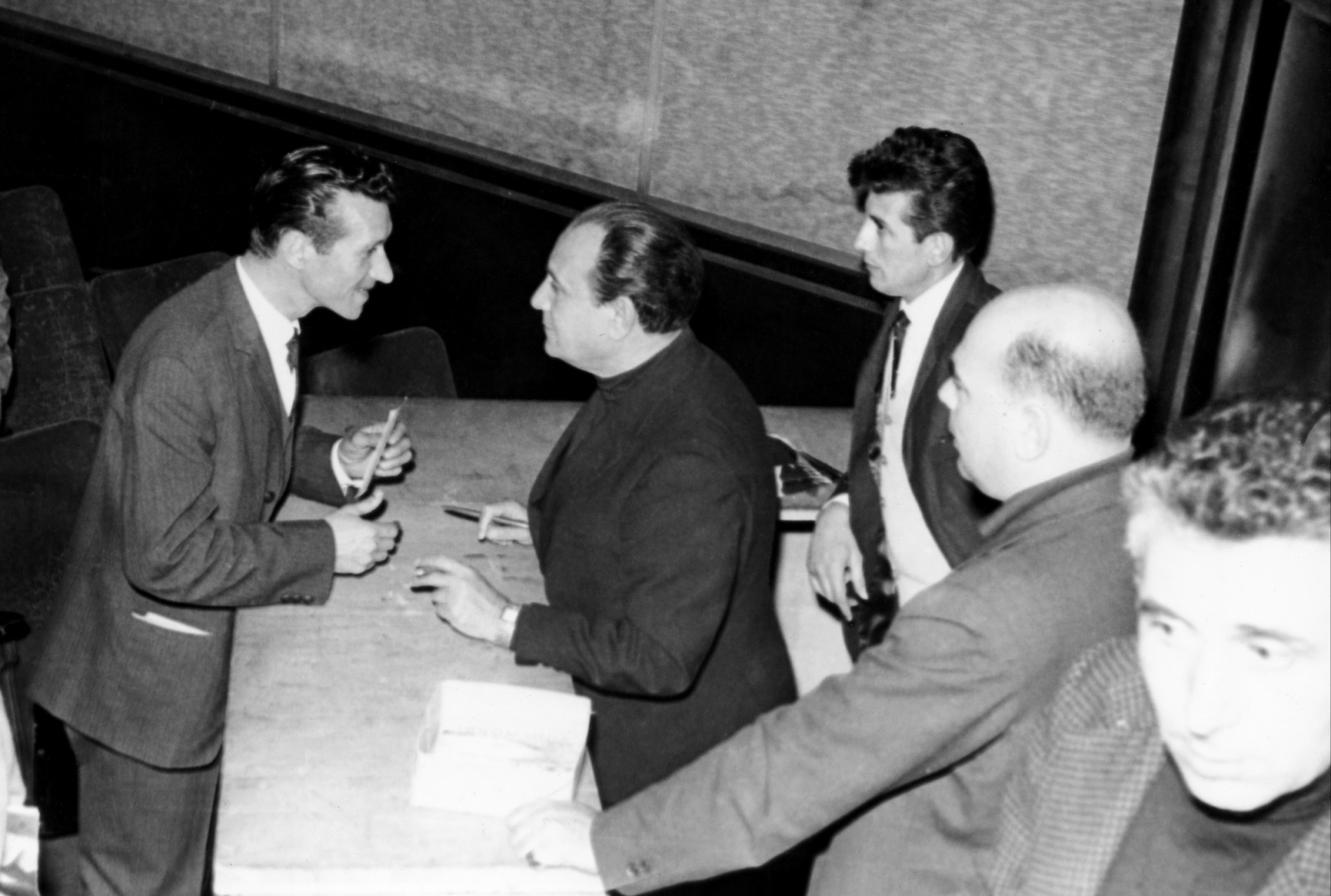 1965.11.18OperetteLeTempsDesGuitaresRochefortTheatreApolloNum08Ex004