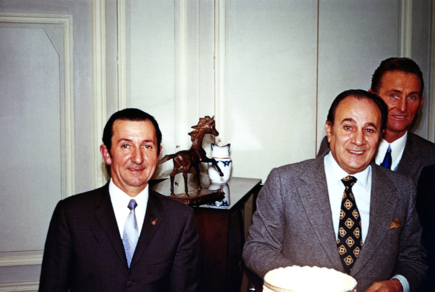 1971.11.27VisiteChezTinoRossi01