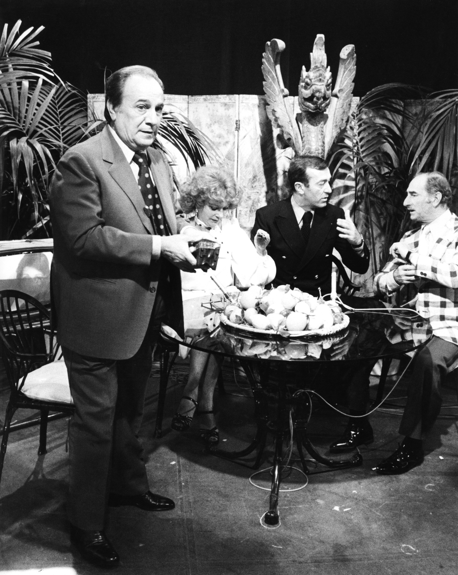 1975.04.29HierAujourdhuiDemainTinoRossiTV002