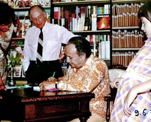 1975.06.09DedicaceLivreTinoRossi003