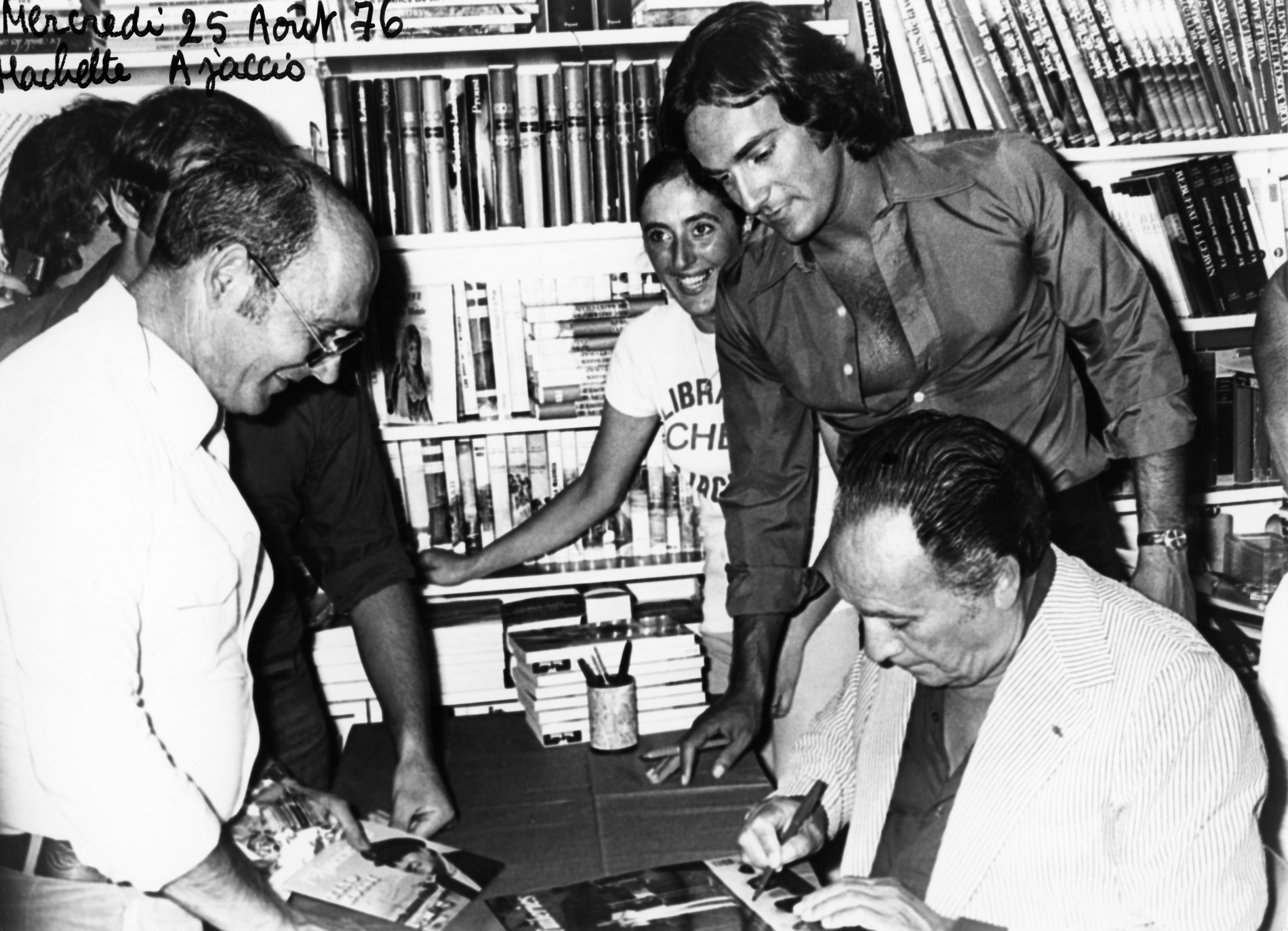 1976.08.25DedicaceAjaccioHachetteTR01