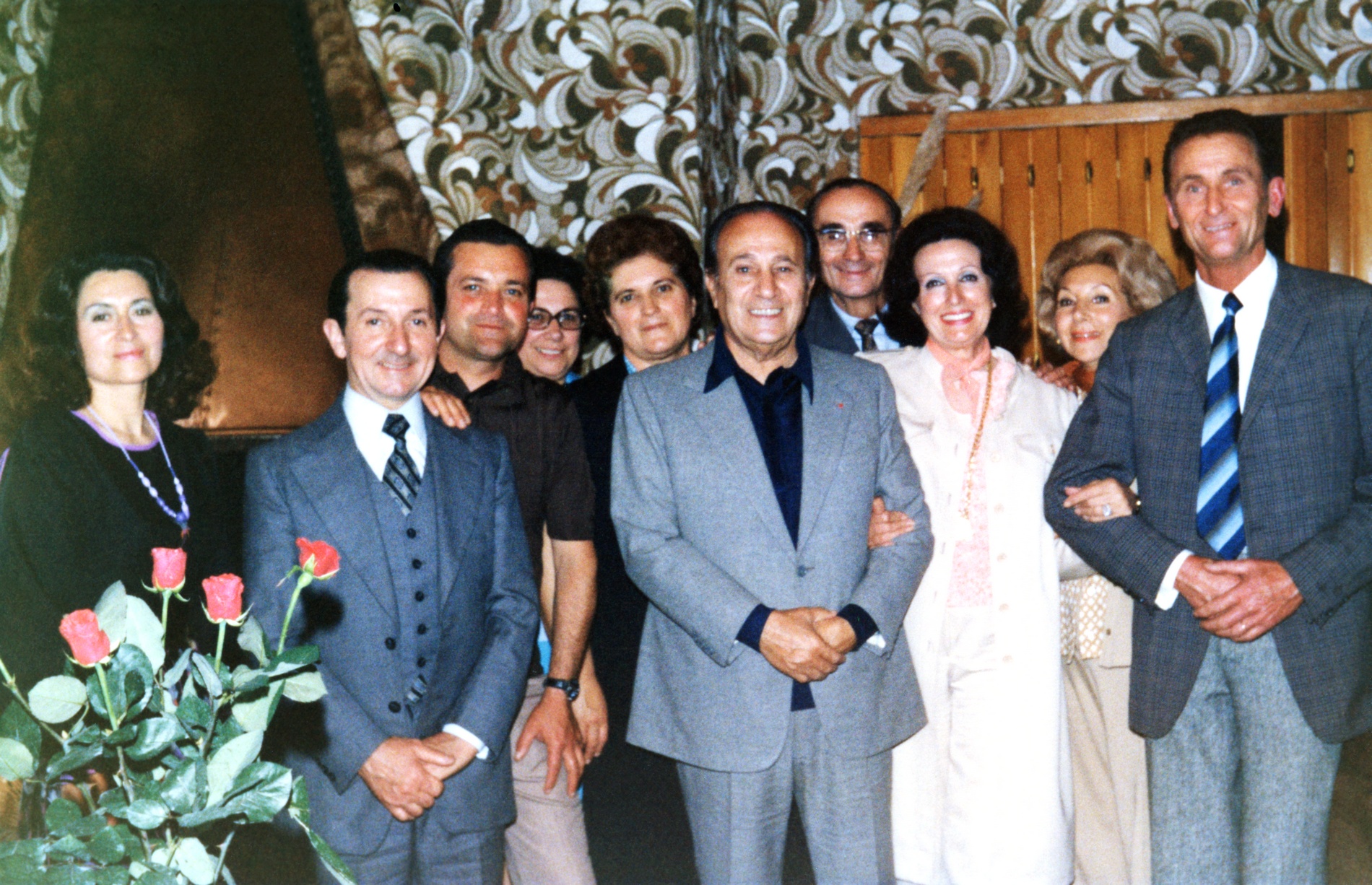 1977.06.25TinoRossiEtTinorossistesChezJeanPichon