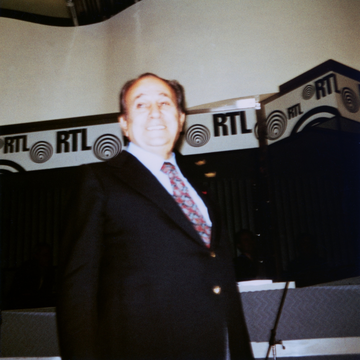 1977.12.20Jour2GrandeParadeRTL-06