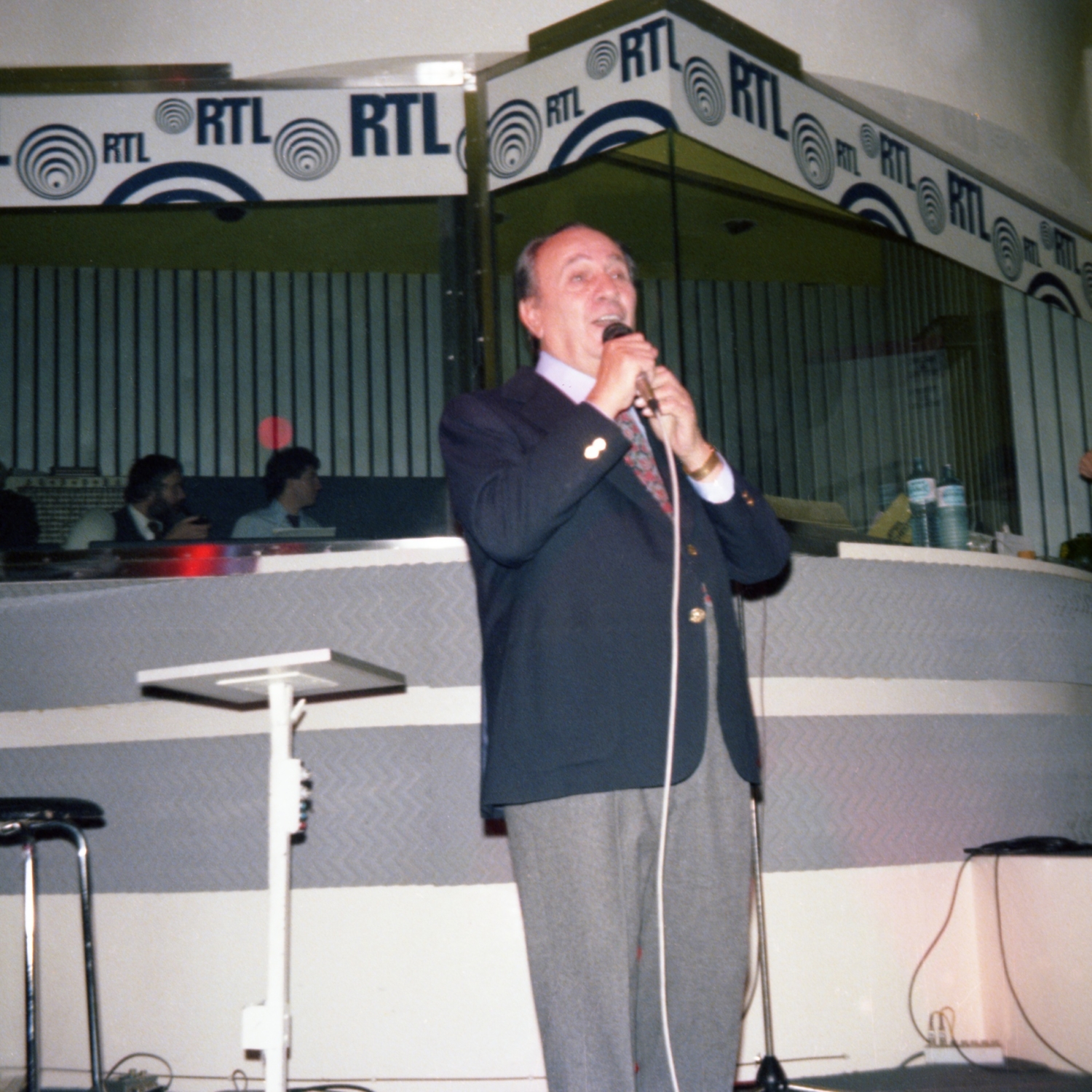 1977.12.20Jour2GrandeParadeRTL-12