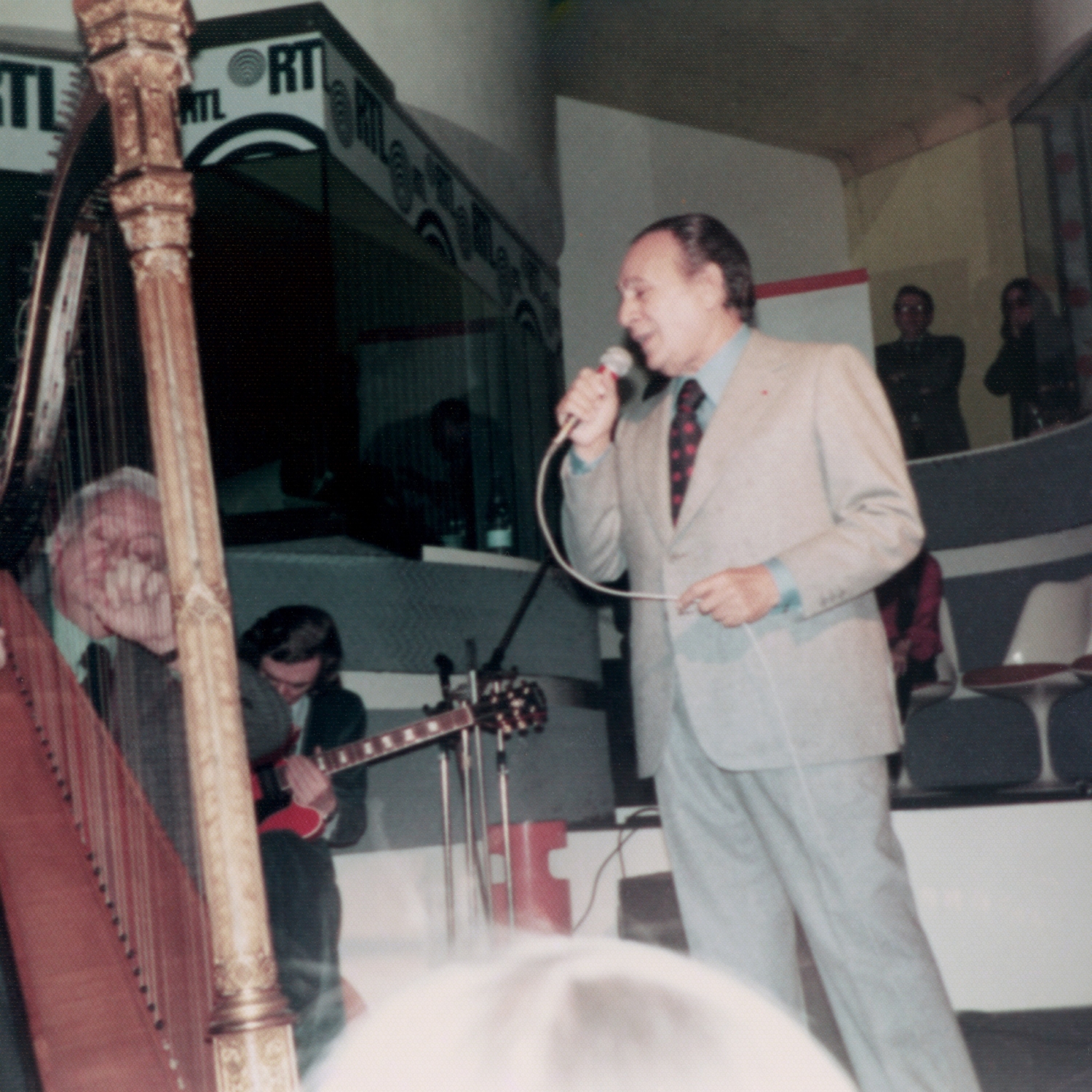 1977.12.21Jour3GrandeParadeRTL-06