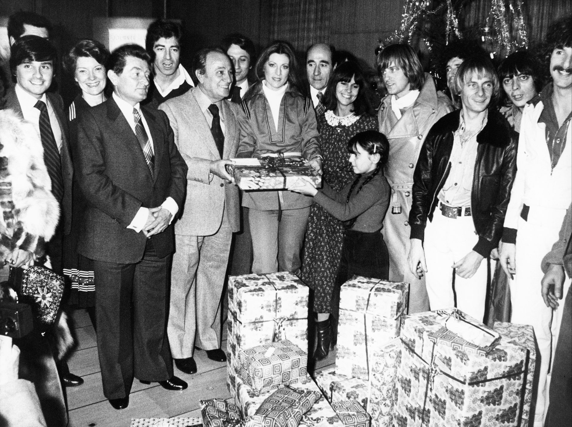 1977.12.21TinoRossHotelDeVilleParisRTL