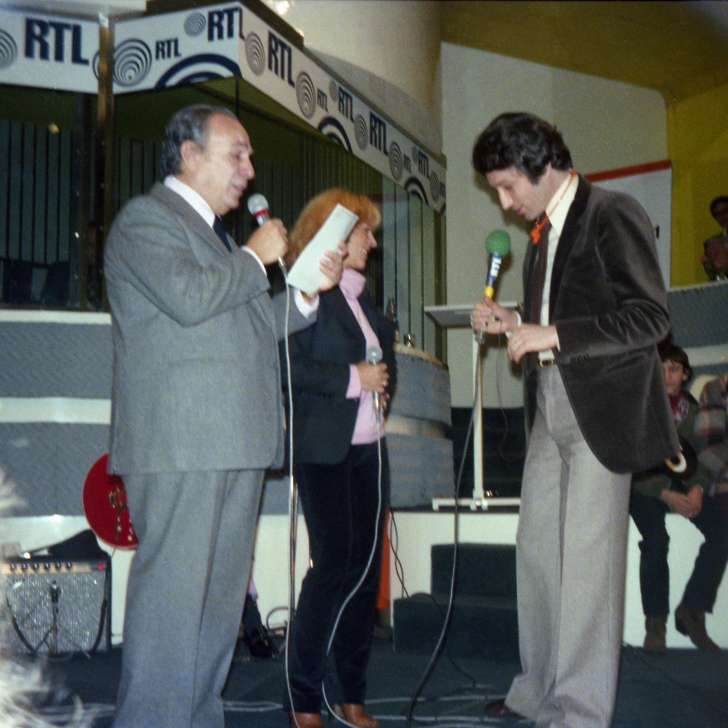 1977.12.23Jour5GrandeParadeRTL-01