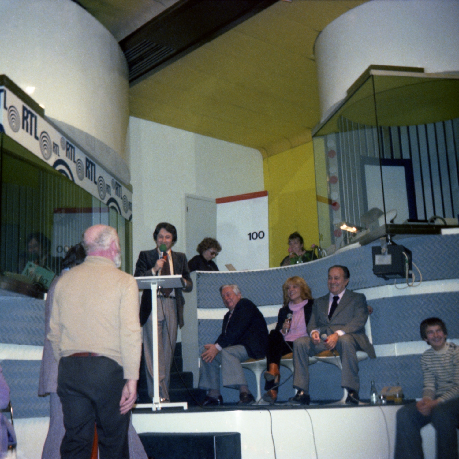 1977.12.23Jour5GrandeParadeRTL-05