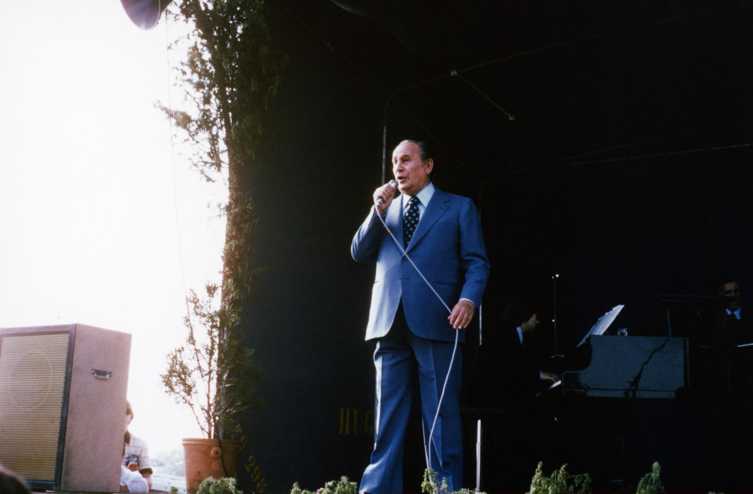 1979.06.03TinoRossiLathusHerb003