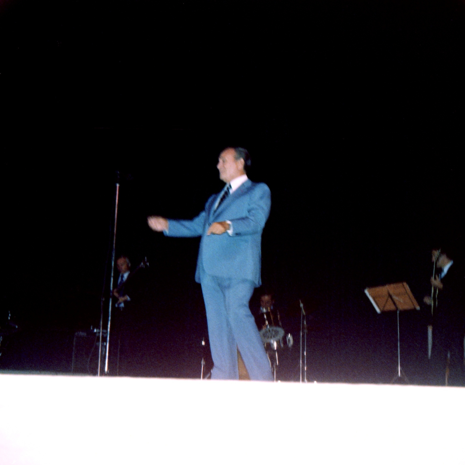 1980.10.04GalaTinoRossiLilleR1N016