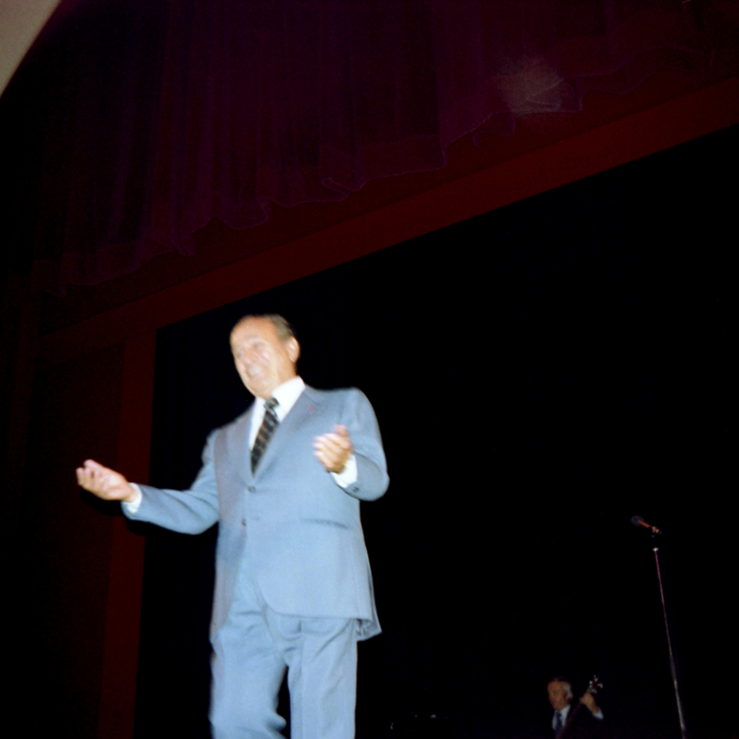 1980.10.05GalaTinoRossiLilleR2N005