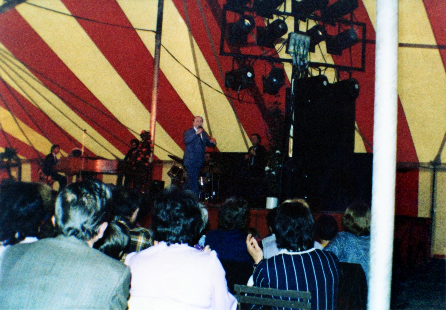 1981.04.05TinoRossiTain01