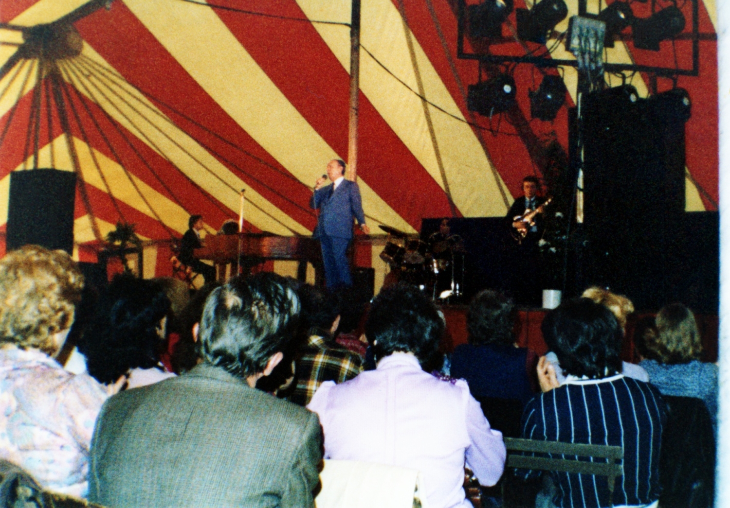 1981.04.05TinoRossiTain02