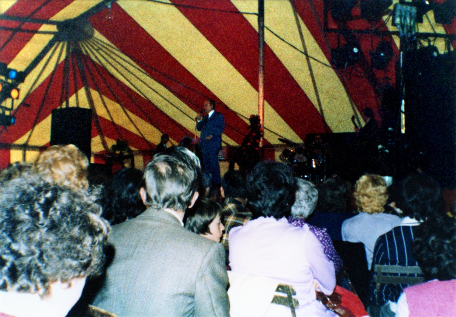 1981.04.05TinoRossiTain05