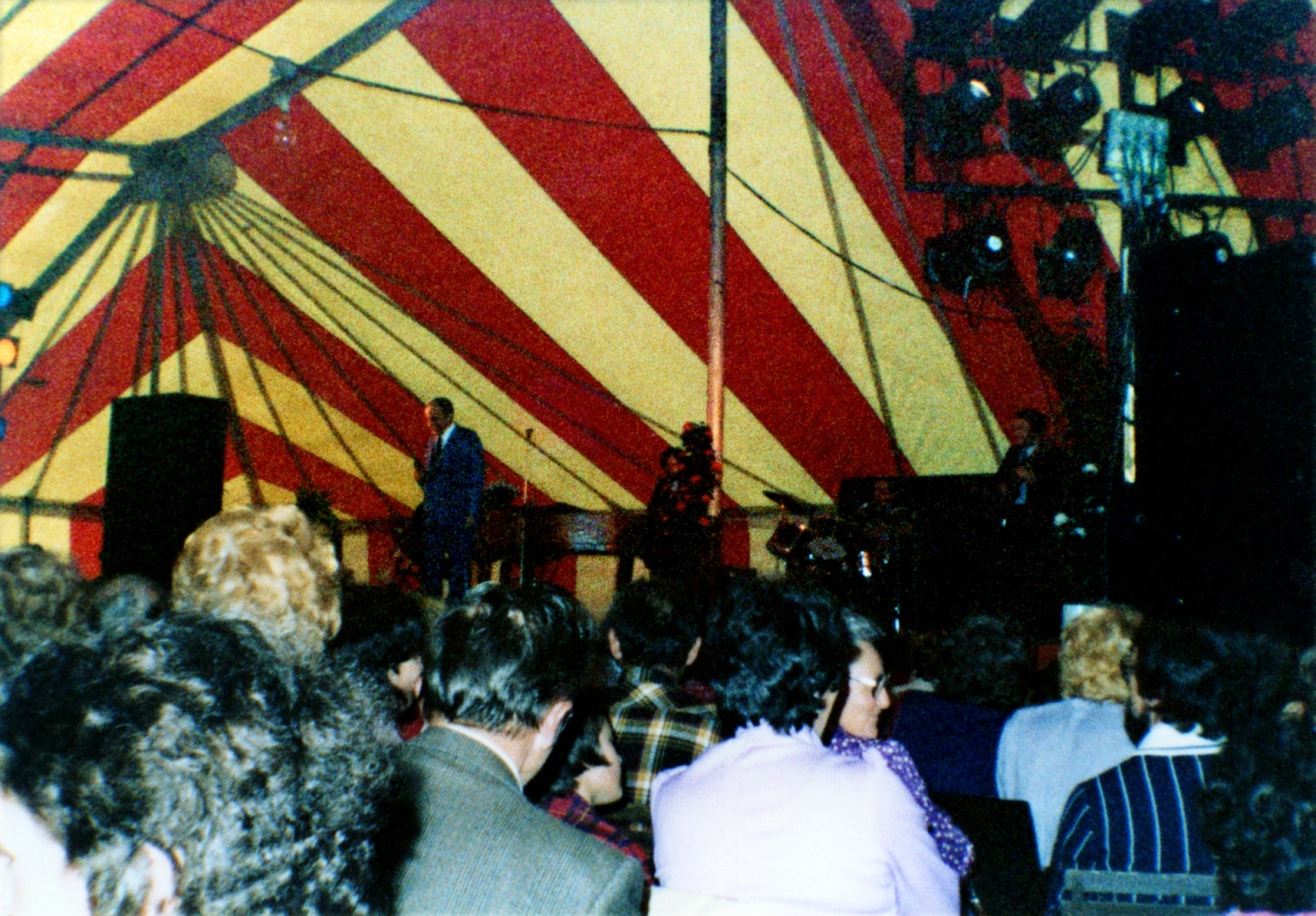 1981.04.05TinoRossiTain07