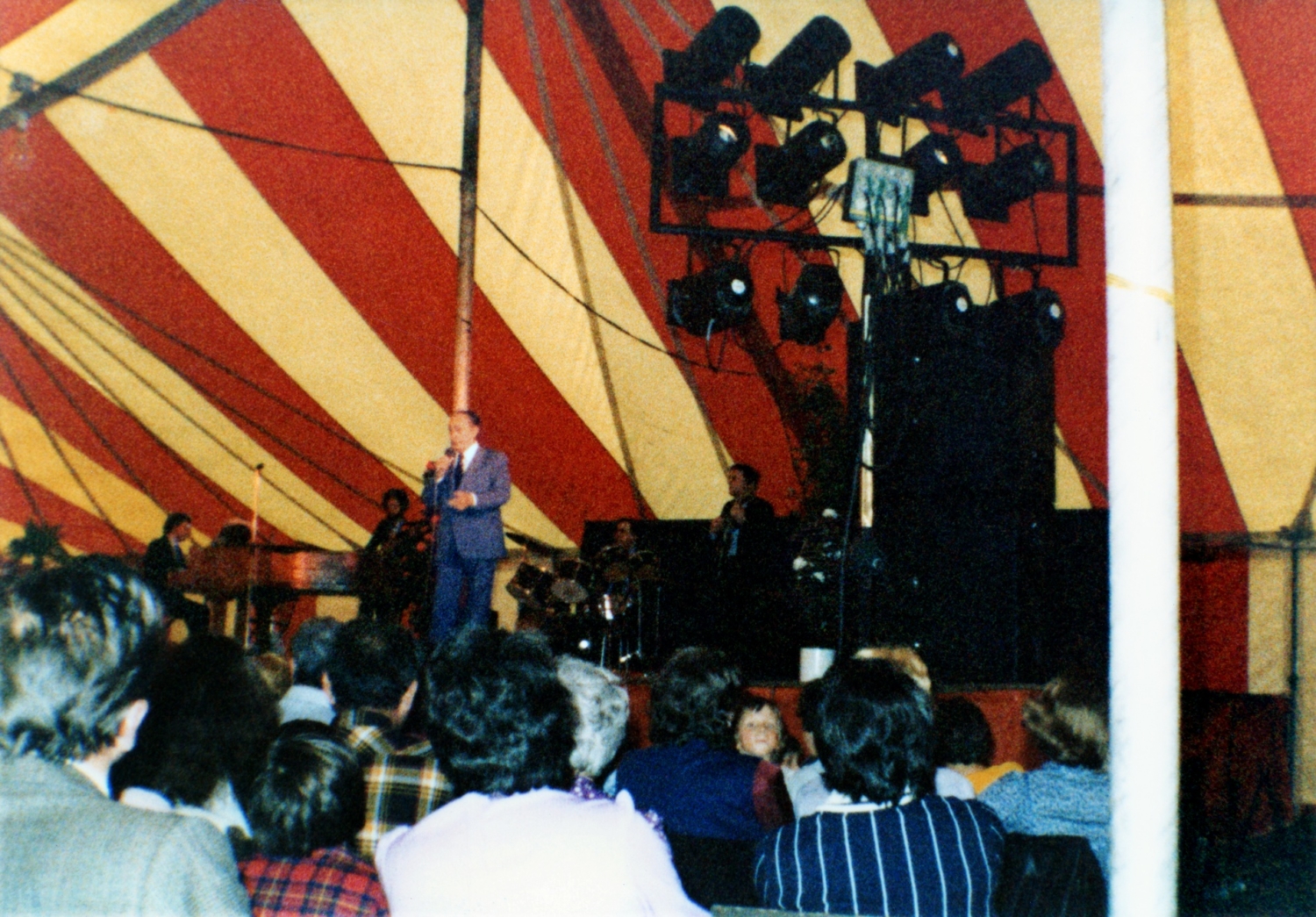 1981.04.05TinoRossiTain11
