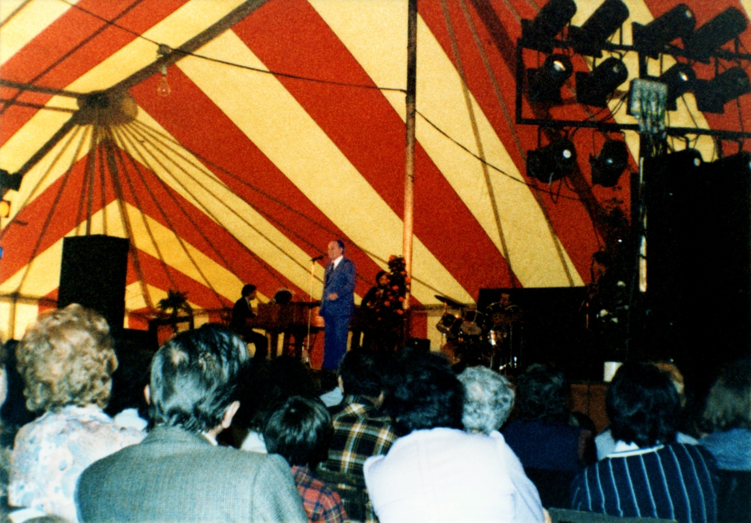 1981.04.05TinoRossiTain15