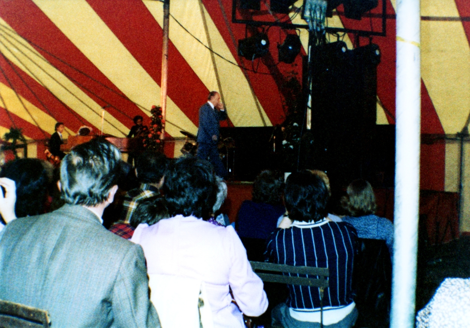 1981.04.05TinoRossiTain23